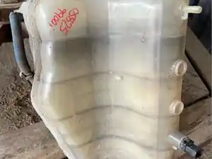Used 2005 International 9900I Coolant Reservoir (Stock #05825-13)) Part Image