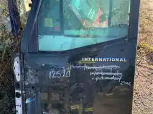 Used 2005 International 9900I Door (Stock #12520-12)) Part Image