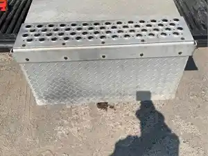Used 2005 Kenworth T300 Battery Box Cover (Stock #08422-9)) Part Image