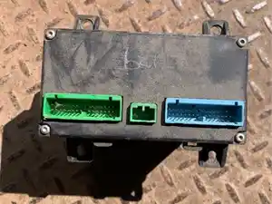 Used 2005 Volvo VNL Dash Control Module Image