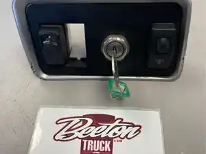 Used 2007 Kenworth T600 Ignition Switch (Stock #08825-7)) Part Image