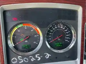 Used 2007 Kenworth T600 Instrument Cluster (Stock #05025-2)) Part Image