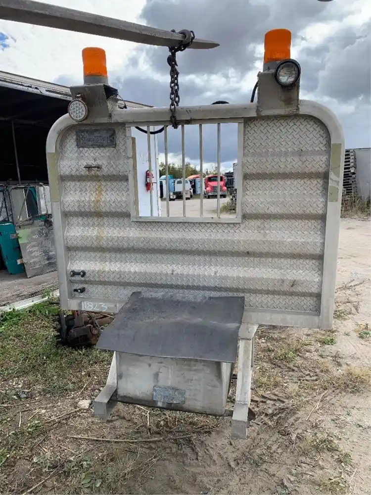 Used 2007 merritt DynaLite Headache Rack for sale Bradford Ontario