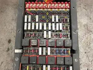 Used 2008 Kenworth T660 Fuse Box (Stock #09624-34)) Part Image