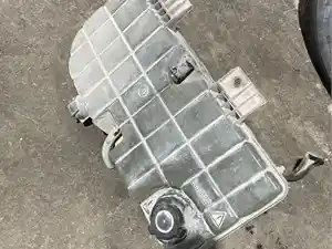 Used 2008 Peterbilt 386 Coolant Reservoir (Stock #00226-10)) Part Image