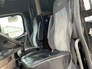 Used 2010 Freightliner Cascadia Seat (Stock #10224-10)) Part Image