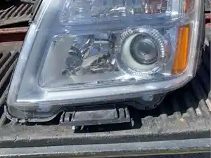 Used 2010 GMC Headlamp Assy (Stock #21115939)) Part Image