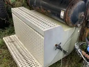 Used 2010 Peterbilt 335 Battery Box (Stock #15721-9)) Part Image