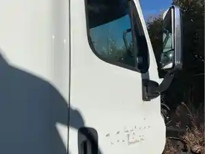 Used 2012 Freightliner Cascadia Door (Stock #09421-8)) Part Image