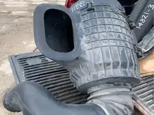 Used 2012 Volvo VVN Air Cleaner (Stock #22119-7)) Part Image
