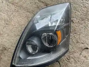 Used 2015 Volvo VNL Headlamp Assy Image