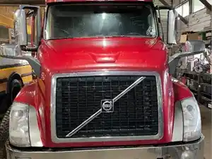 Used 2015 Volvo VVN Hood (Stock #03225-7)) Part Image