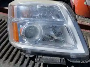 Used GMC Headlamp Assy (Stock #21115940)) Part Image