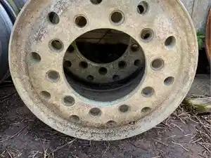 Used Stud Pilot / Budd Wheel (Stock #21116221)) Part Image