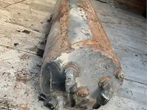 Used Volvo Air Tank (Stock #21115177)) Part Image