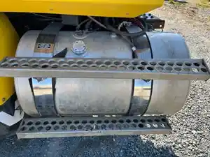 Used 2013 Western Star 4900 SA Fuel Tank Image