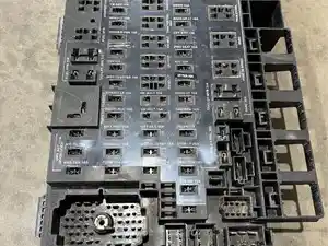 For Parts Universal Freightliner 122SD Fuse Box (Stock #P-137)) Part Image