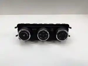 Used Universal Peterbilt 579 Heater/AC Control Assy (Stock #P-498)) Part Image