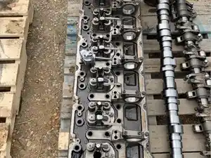 Used 2007 Volvo VE D16 Head Image