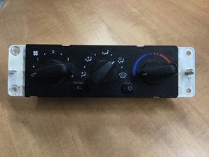 Used 2015 Freightliner Coronado 12 Dash Control Module (Stock #SV-398-13)) Part Image