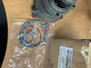 New Cummins L10 Water Pump (Stock #27260881)) Part Image