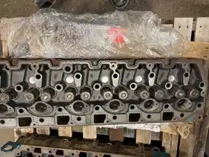 Rebuilt International DT466E Head Image