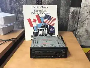 Used 2000 Kenworth W900 Radio (Stock #SV-597-28)) Part Image