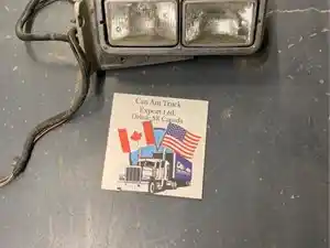 Used 2005 Peterbilt 379 Headlamp Assy (Stock #SV-575-24)) Part Image