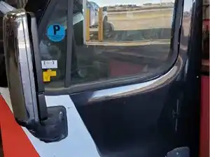 Used 2010 Freightliner Cascadia 125 Door (Stock #SV-603-27)) Part Image