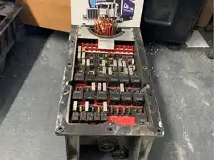 Used 2013 Kenworth T660 Fuse Box (Stock #27262013)) Part Image