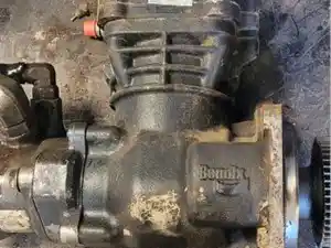 Used Detroit DD15 Air Compressor Image