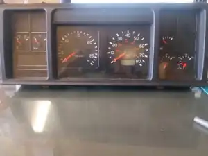 Used 2003 Volvo VNL Instrument Cluster (Stock #0984)) Part Image