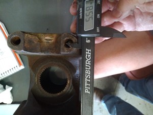 Used Eaton DS381/DS402 Differential Yoke (Stock #M2H32)) Part Image
