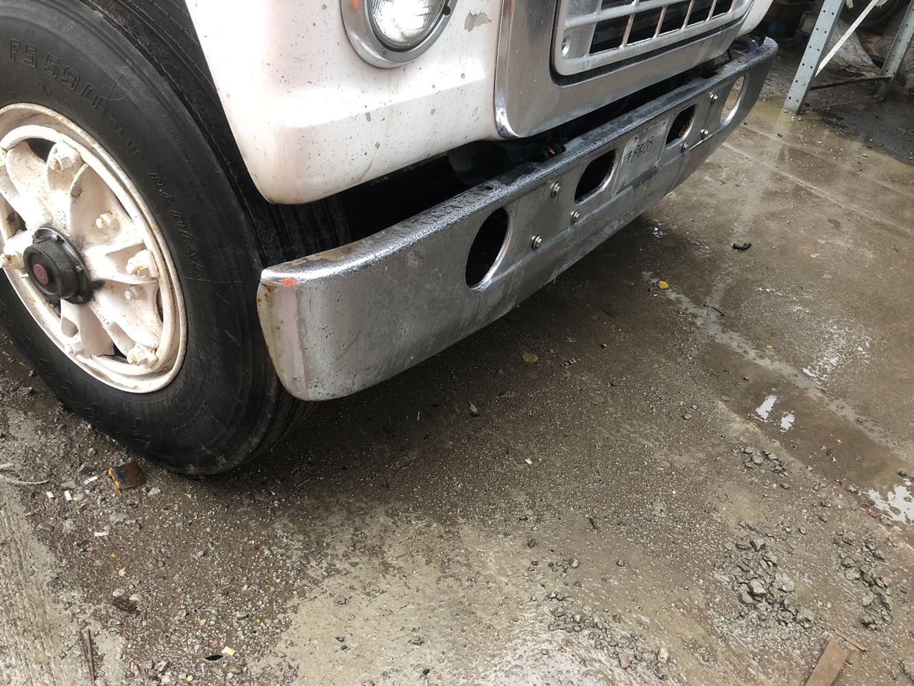 1987 Ford L8000 (Stock #8608) | Bumpers | TPI