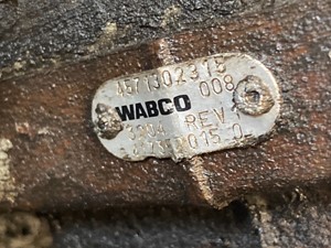 Used Mercedes OM460LA Air Compressor (Stock #12991)) Part Image
