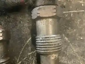 Used 1987 Ford 7.3 POWER STROKE Injector (Stock #14713)) Part Image