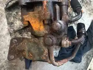 Used 1999 Isuzu 4HE1 Steering Pump (Stock #17185)) Part Image