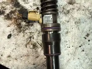 Used 2007 Volvo VED12D Injector (Stock #16985)) Part Image