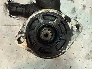 Used 2009 Detroit Series 60 14.0L Steering Pump (Stock #15909)) Part Image