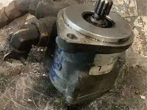 Used 2015 Detroit DD13 Steering Pump (Stock #14425)) Part Image