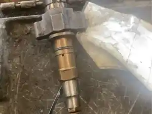Used Cummins ISL Injector (Stock #12670)) Part Image