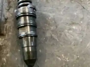 Used Cummins V555 Injector (Stock #14773)) Part Image