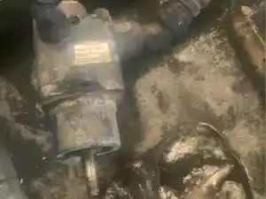 Used Detroit 8.1 Steering Pump (Stock #15884)) Part Image