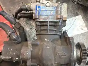 Used Detroit DD15 Air Compressor (Stock #17207)) Part Image