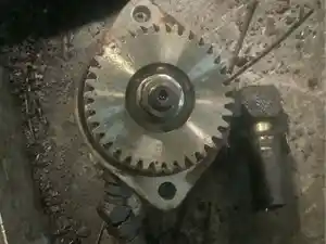 Used International T444 Steering Pump Image
