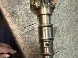 Used International DT466E Injector (Stock #16745)) Part Image