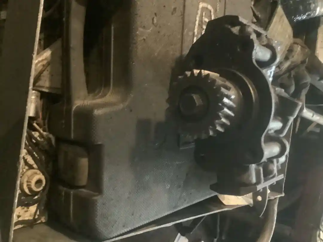 Used International Maxxforce 10; Maxxforce 9 Oil Pump for sale Port