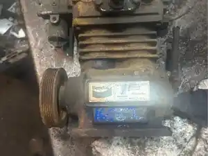 Used International VT-365 6.0L Air Compressor (Stock #16562)) Part Image