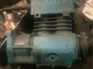 Used Mack E7 Air Compressor Image