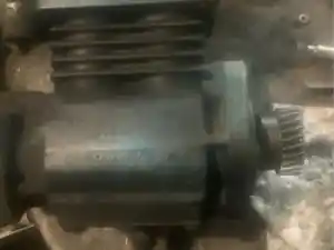 Used Universal International DT570 Air Compressor (Stock #16111)) Part Image